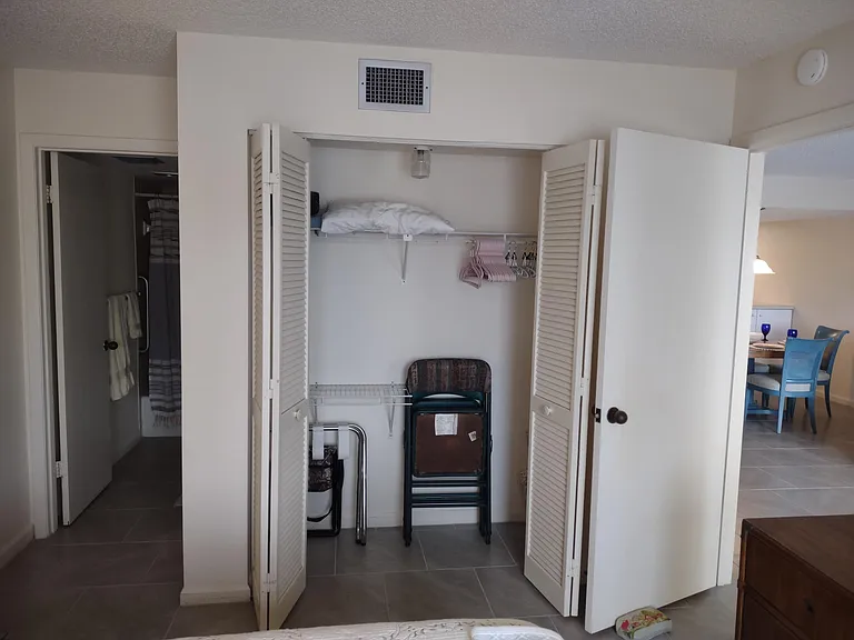 5527 NE Gulfstream Way — Photo 17