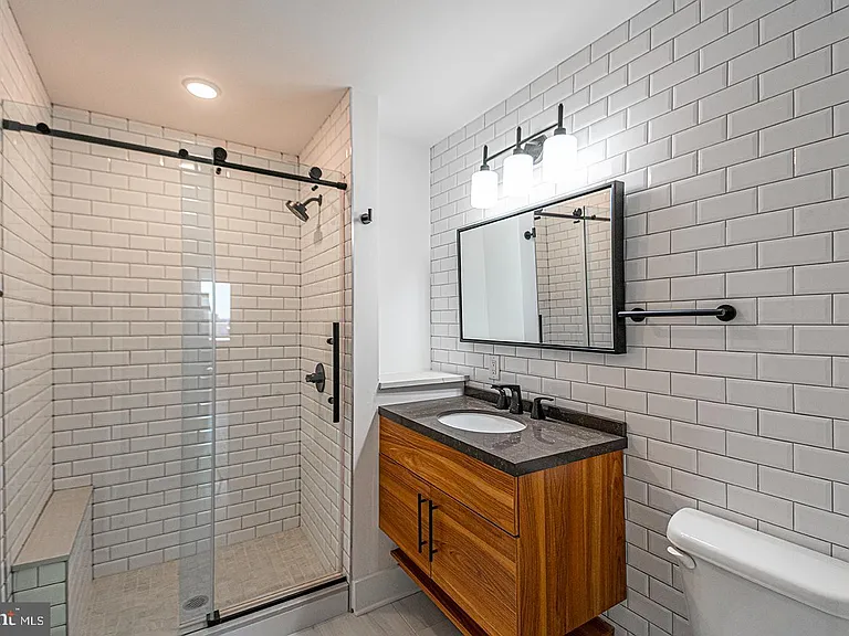 1211 Bainbridge St #2A — Photo 5