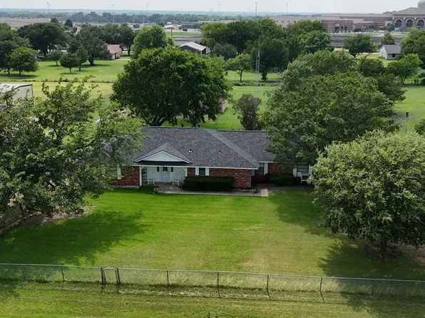 125 Hollie Dr, Red Oak, TX 75154