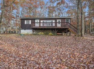 309 Surrey Dr, Lords Valley, PA 18428