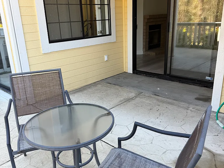 1105 Devonwood — Photo 11