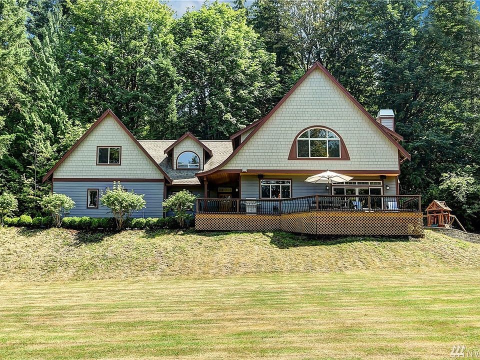 Long private driveway up to your custom home 