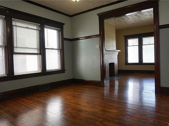 5th image of 151 E Delavan Ave