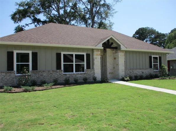 162 Pine St, Emory, TX 75440
