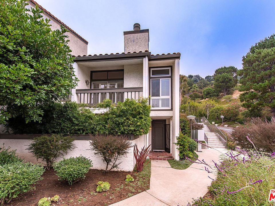 1st image of 17081 Palisades Cir
