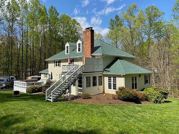 3rd image of 8199 Mary Jane Dr