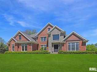 323 W Timber Ridge Dr, Peoria, IL 61615