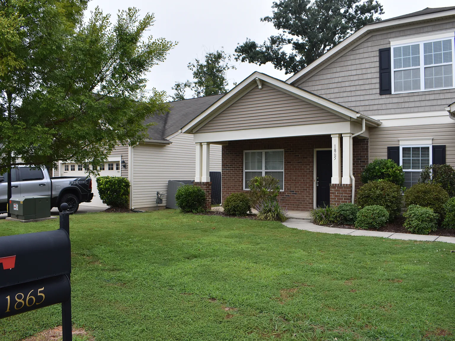 4 bed, 2980 sqft, $2,800 — Photo 1