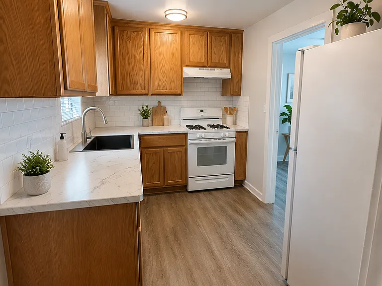 1126 Oakdale St #2 — Photo 4