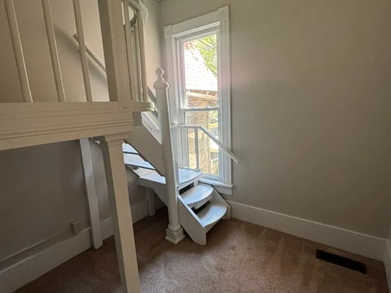 2514 S Wayne Ave — Photo 4