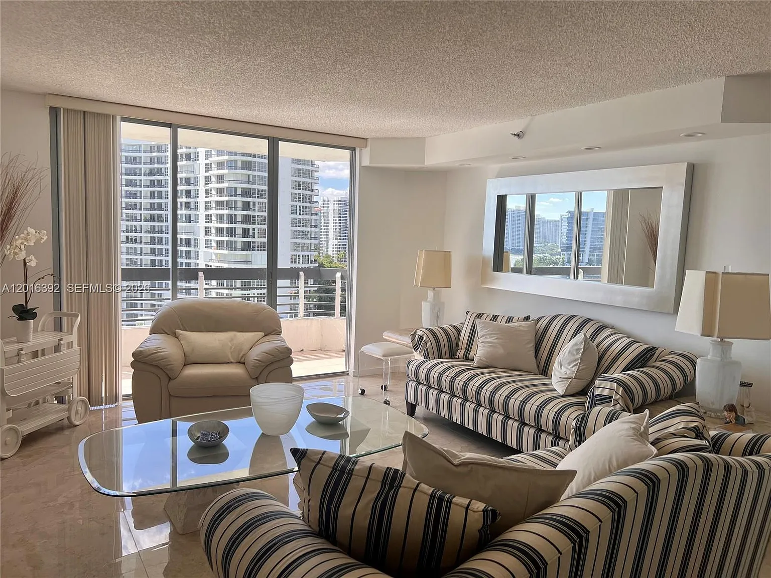 Mystic Pointe Condo No Th — Photo 4