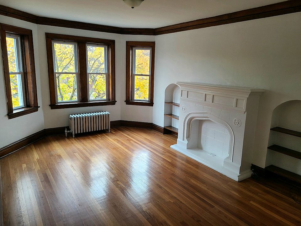 1st image of 1113 S Oak Park Ave