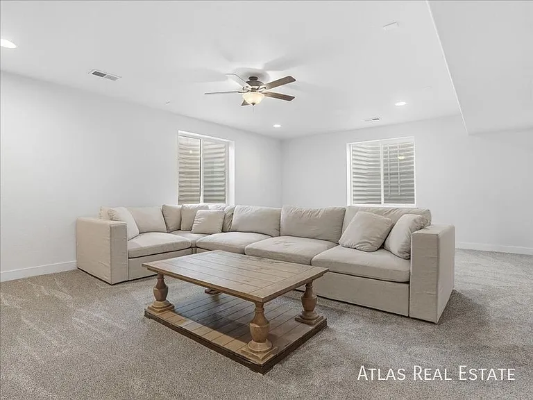 2092 Glean Dr — Photo 32