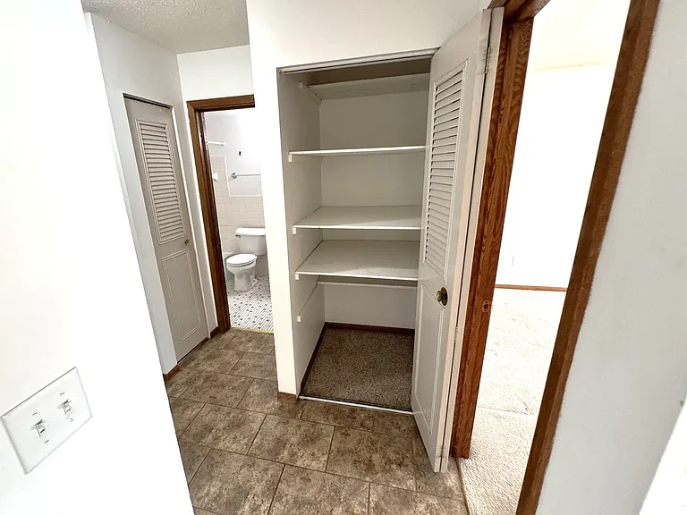 Golfview Apartments — Photo 10