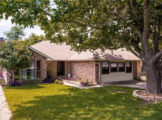 1171 N Brookside Dr, Cedar Hill, TX 75104
