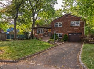 210 Elm Ct, Scotch Plains, NJ 07076