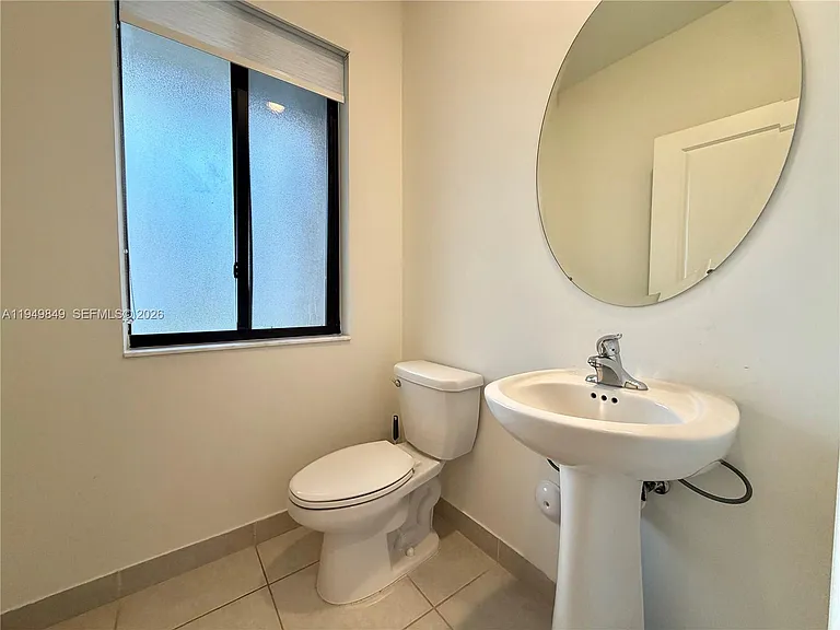 21050 NE 8th Ave — Photo 5