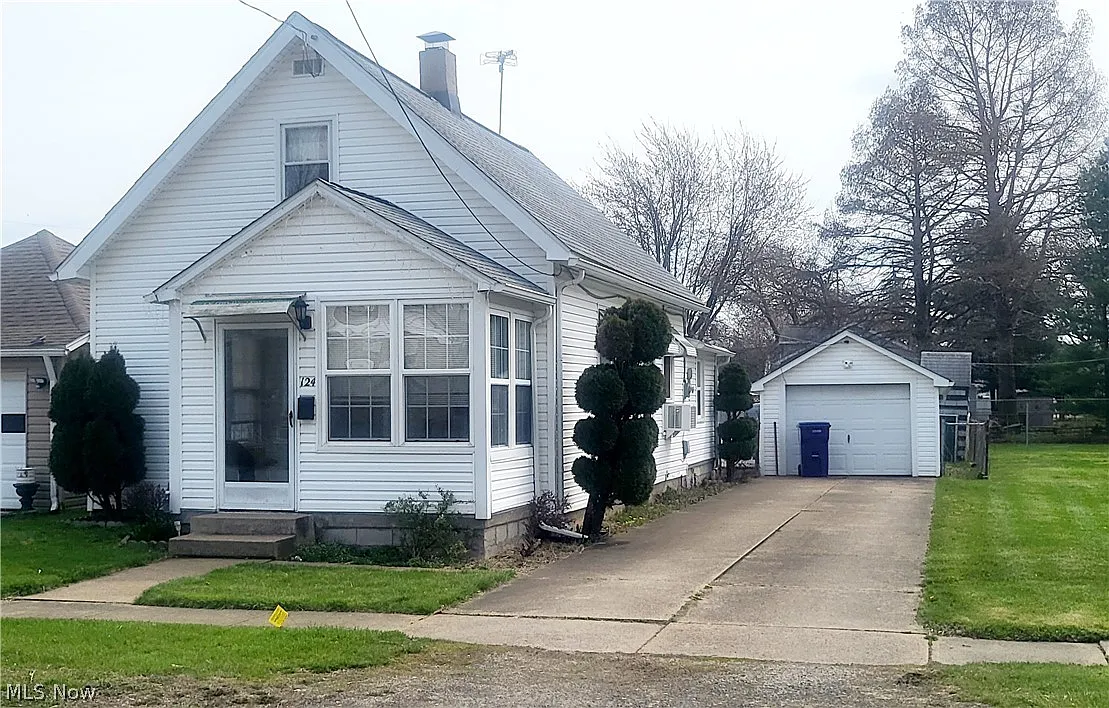 124 E Follett St photo 1