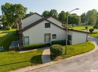 522 N Springfield St, Virden, IL 62690