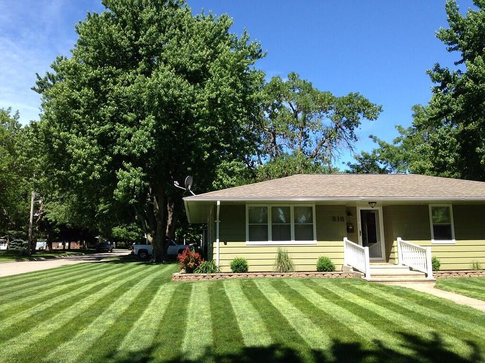 Large corner lot (front)