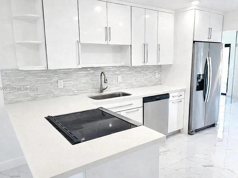 9723 N New River Canal Rd #416 — Photo 1