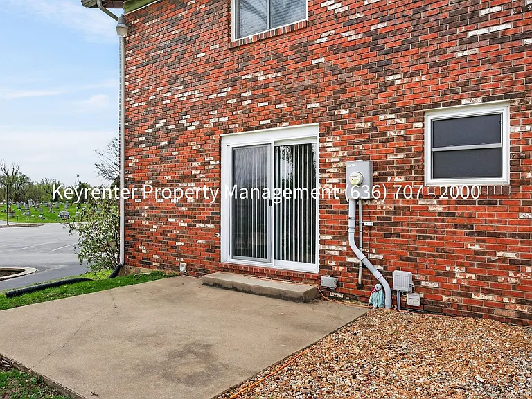 15362 Olive Blvd — Photo 38