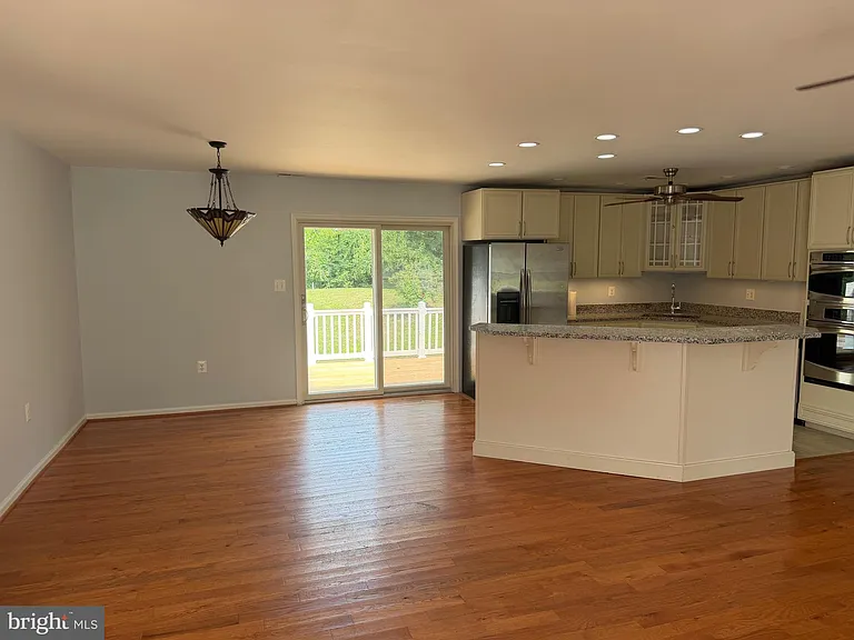 30000 Holmes Rd — Photo 6