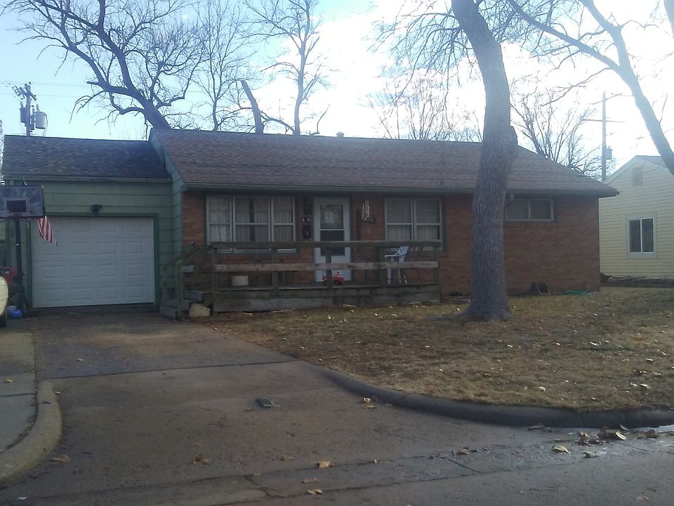 1st image of 819 Plaza Dr