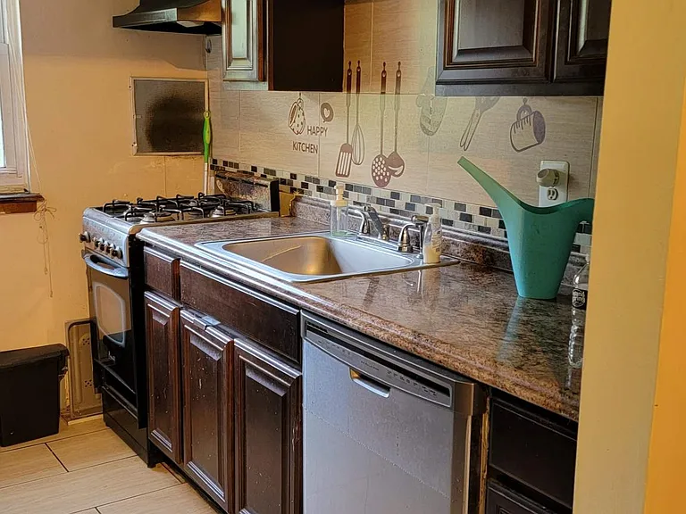 55 Gill Ln #50 — Photo 6