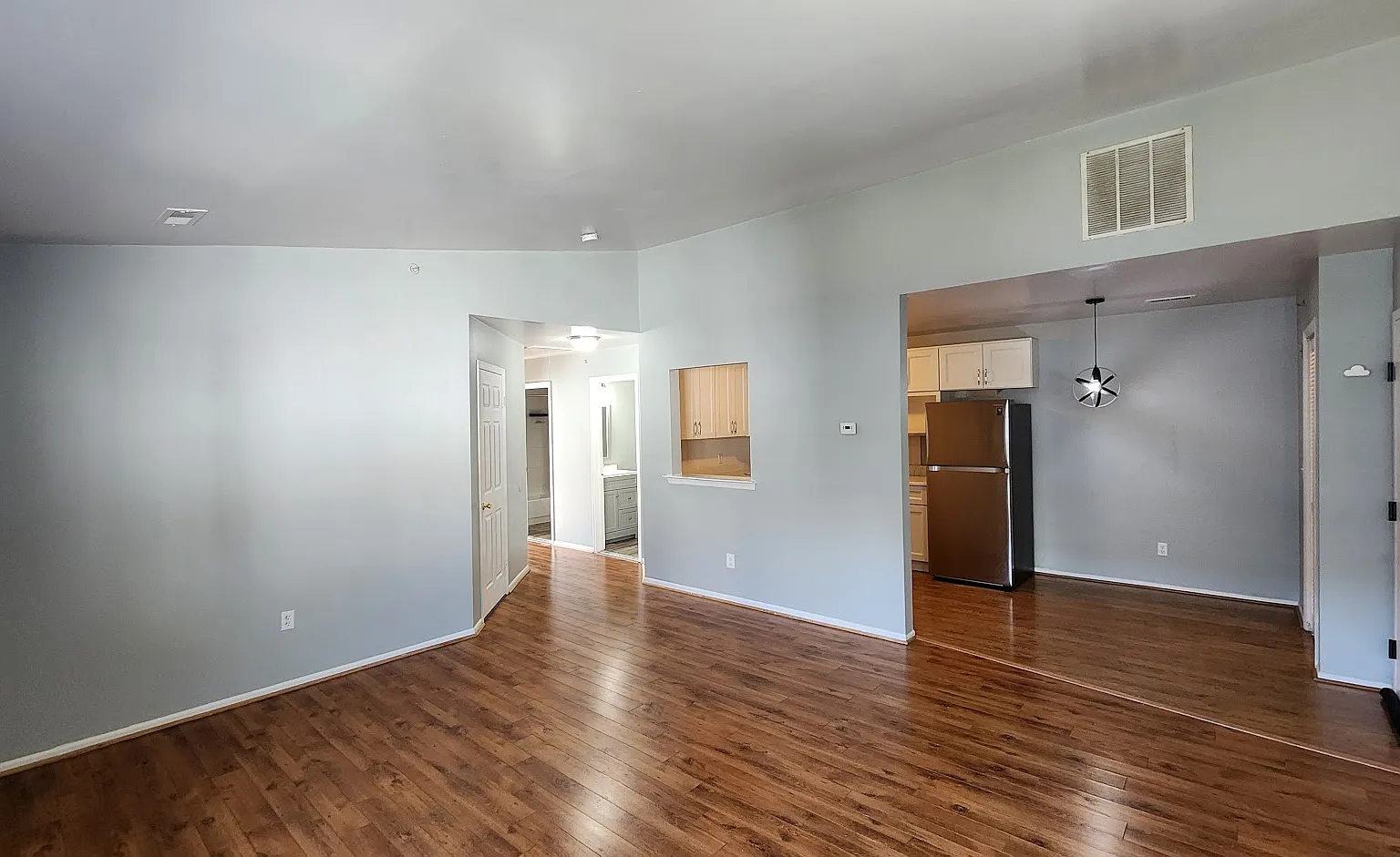 2 bed, 1.5 bath, 1100 sqft, $2,400 — Photo 3