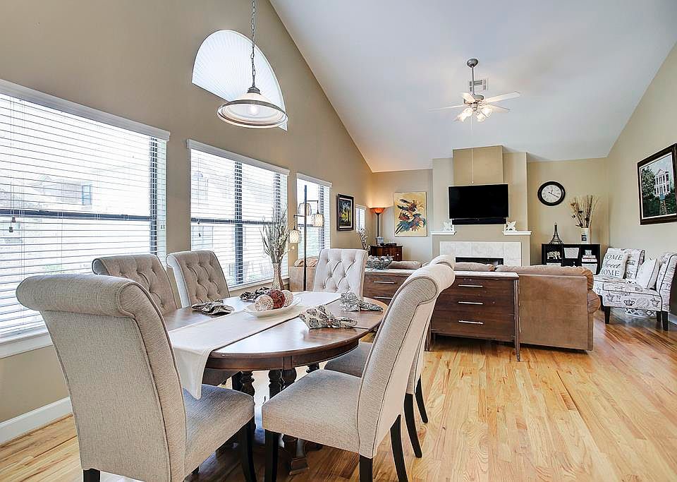 1st image of 650 Westcross St #10