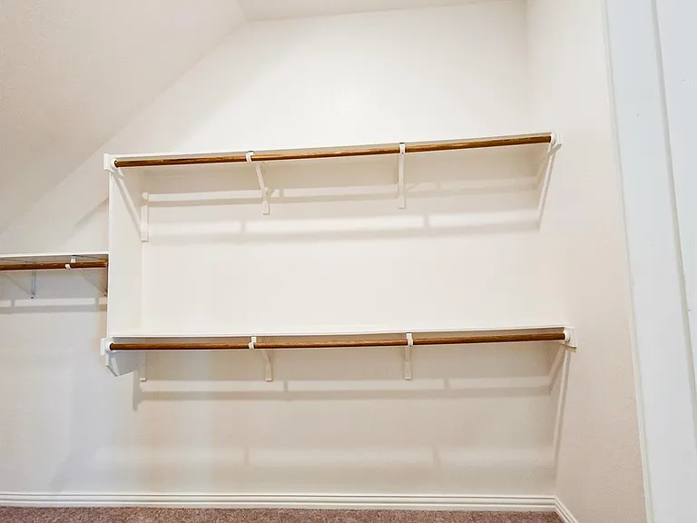 12716 Bloomington Dr — Photo 23