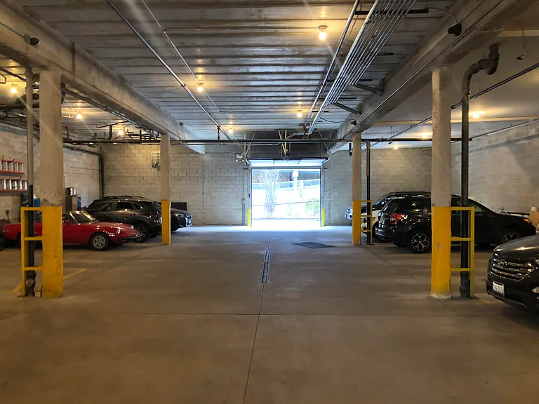 2410 W Bloomingdale Ave #2A — Photo 19