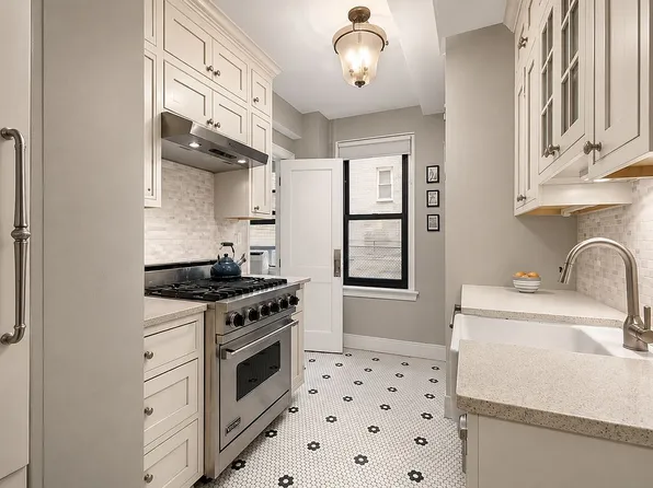 151 E 83rd St APT 2A, New York, NY 10028