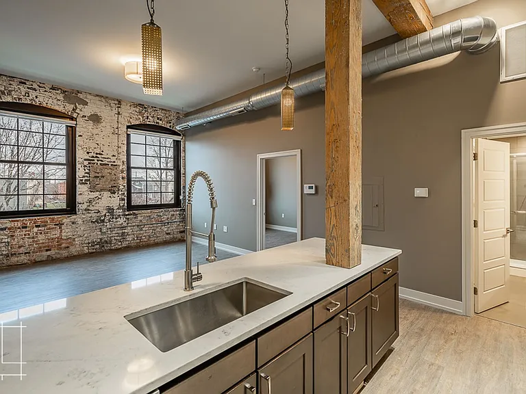 180 Detroit Ave — Photo 9
