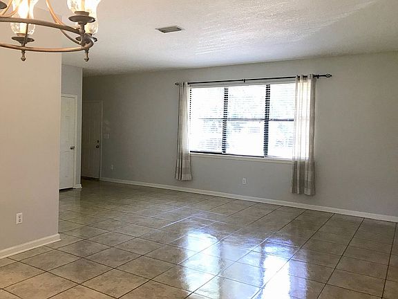 2nd image of 848 Diane Dr
