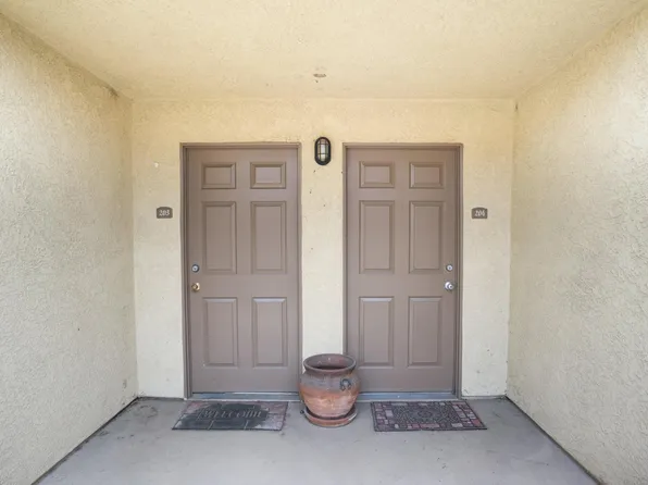 1134 W Blaine St, Riverside, CA