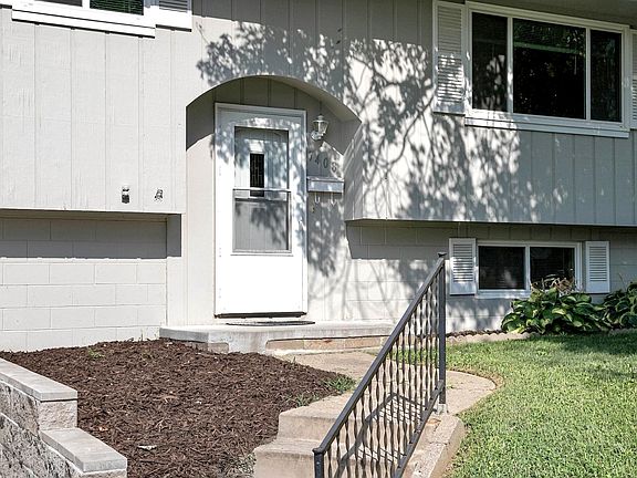 2nd image of 7408 Elm Dr