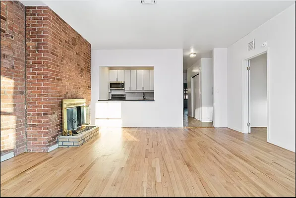 Rented by REAL New York | media 7