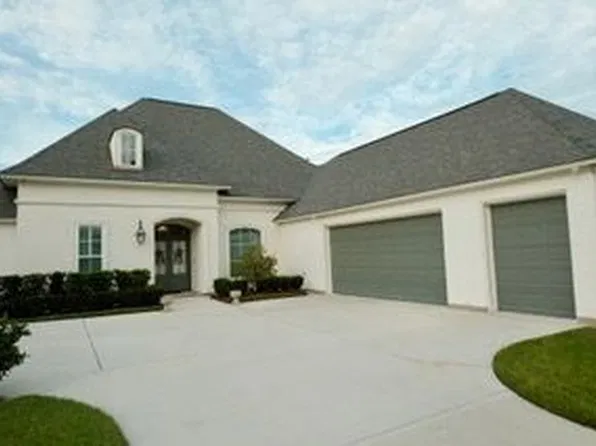 36460 Royal Oak Dr, Prairieville, LA 70769