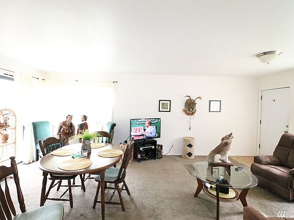 3rd image of 1712 Sidney Ave