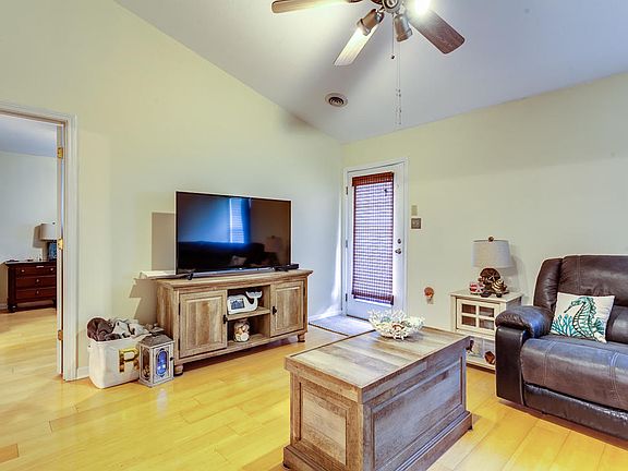 3rd image of 1716 Wood Song Ln