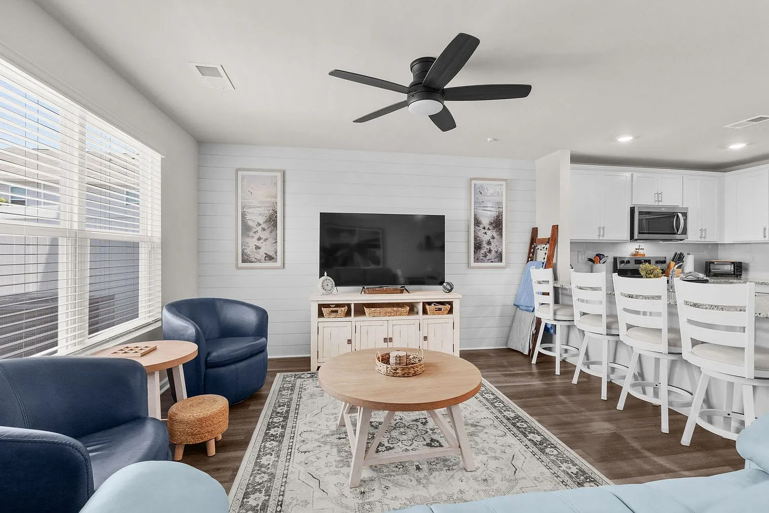 3 bed, 2.0 bath, 1442 sqft, $3,383 — Photo 4