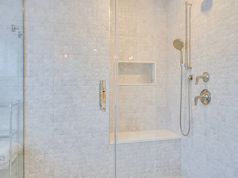 105 McGregor Dr — Photo 11