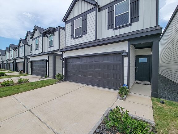 2nd image of 3225 Creston Gate Dr