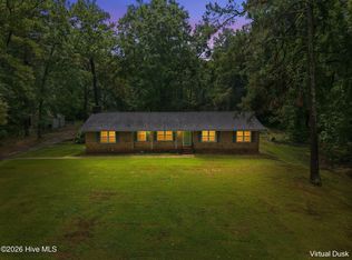 1000 Sand Ridge Rd, Hubert, NC 28539