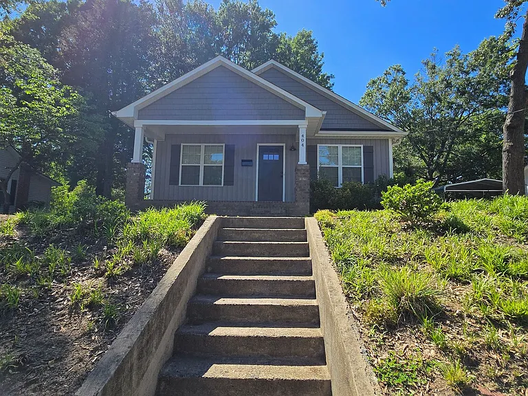 404 S Rose Ave — Photo 2