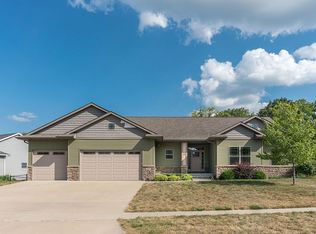 1805 Silver Maple Trl, North Liberty, IA 52317