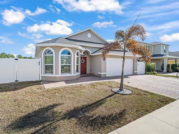 2nd image of 340 Palm Breezes Drive