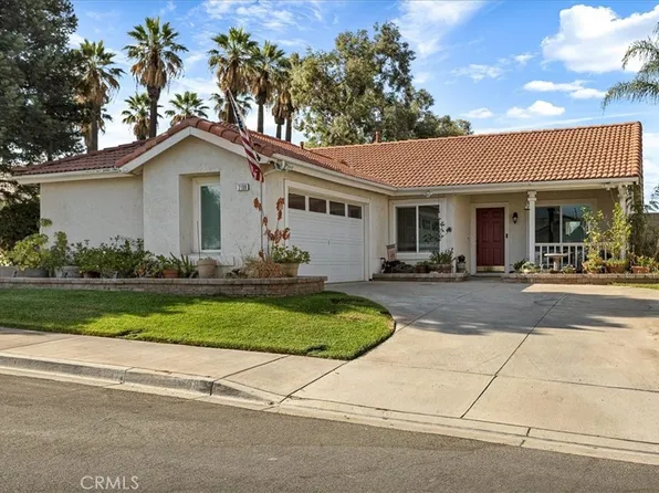 2108 Sierra Pine Dr, Mentone, CA 92359